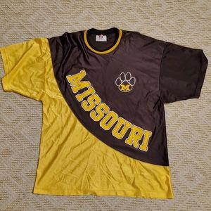 Missouri Tigers warm up